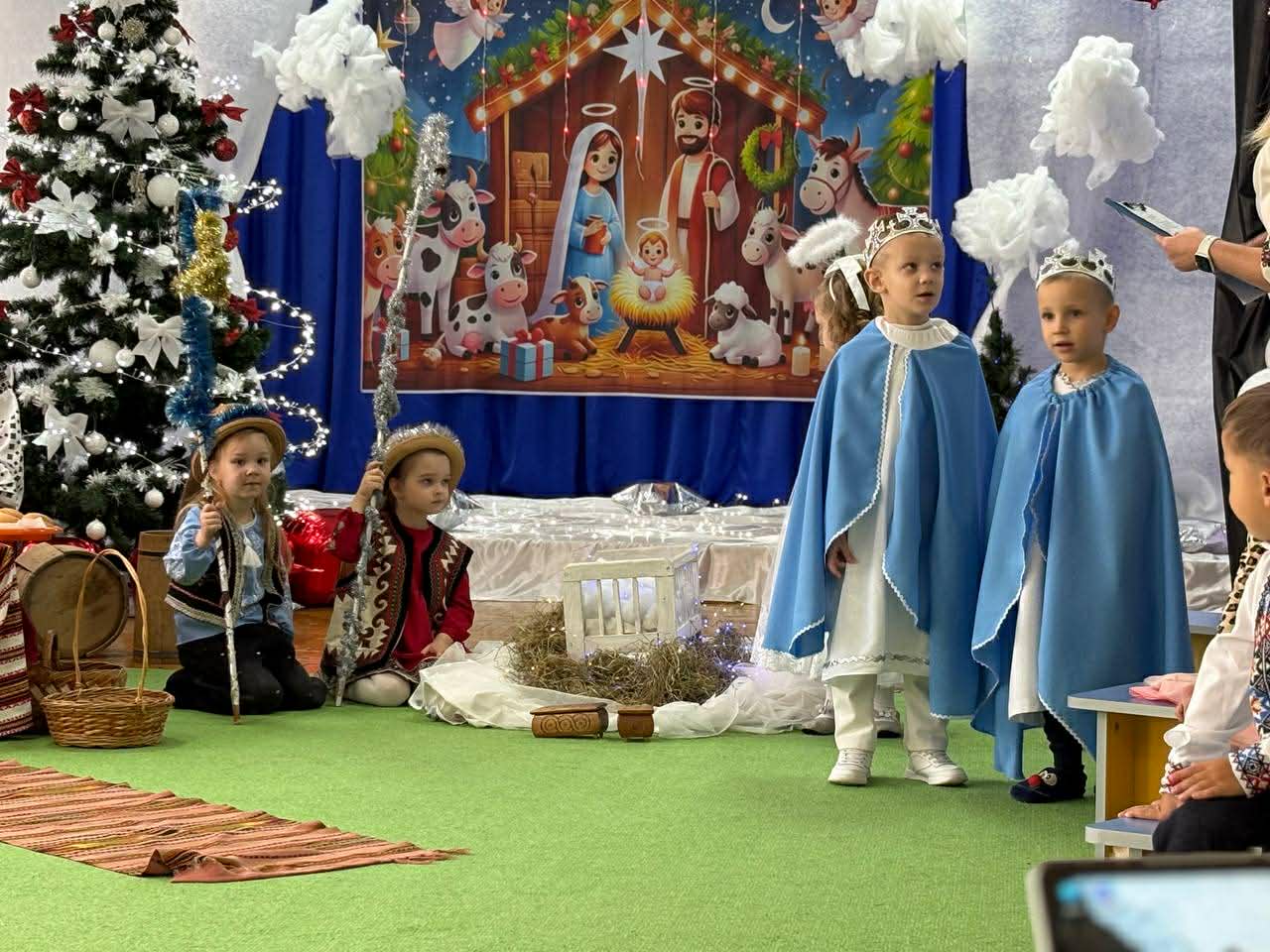 Теремок святкує Різдвяні свята 1 0677e9ac a8cb 4b2e bf9e 370c41a1266c 1